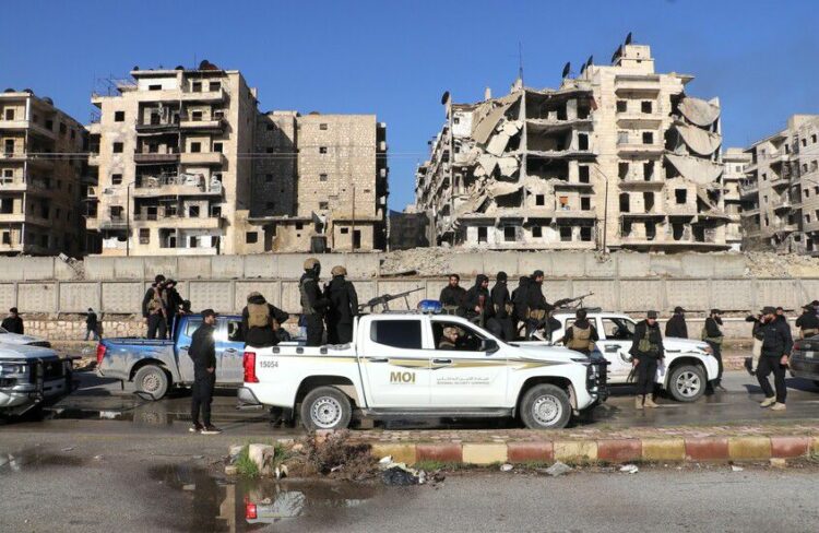 سوريا : تصعيد خطير في ريف حلب الشرقي.. قوات الشرع تعلن مناطق عسكرية مغلقة وسط تحذيرات من استهداف المدنيين 1 سوريا : تصعيد خطير في ريف حلب الشرقي.. قوات الشرع تعلن مناطق عسكرية مغلقة وسط تحذيرات من استهداف المدنيين 2026