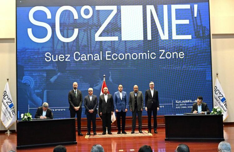 مصر تطلق مشروعين عملاقين في الطاقة المتجددة باستثمارات تتجاوز 1.8 مليار دولار 1 مصر تطلق مشروعين عملاقين في الطاقة المتجددة باستثمارات تتجاوز 1.8 مليار دولار 2026