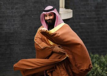 السعودية تملأ "الفراغ الإيراني".. كيف يعيد محمد بن سلمان رسم خارطة النفوذ في الشرق الأوسط؟ 2026