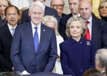 عائلة كلينتون تتحدى الكونجرس: رفض الشهادة في قضية "إبستين" يمهد لإجراءات "الازدراء" 2026