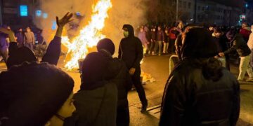 واشنطن تتحرك… ترمب يعلن دعم المتظاهرين والضربات ليست مستبعدة 2026