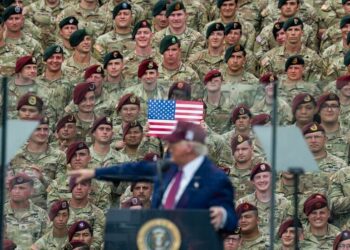 البنتاجون يحذر من كلفة التصعيد.. مخاوف أمريكية من رد إيراني واسع حال توجيه ضربة عسكرية 2026