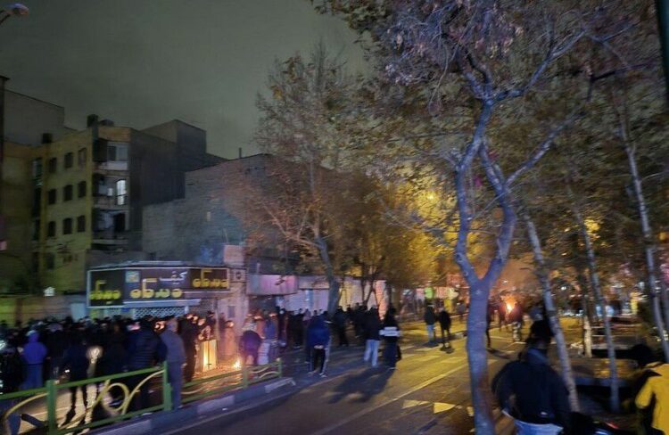 وكالة “فارس”: إيران تشهد أكبر عملية إرهابية منذ إندلاع الاحتجاجات والضحايا بالمئات 1 وكالة “فارس”: إيران تشهد أكبر عملية إرهابية منذ إندلاع الاحتجاجات والضحايا بالمئات 2026