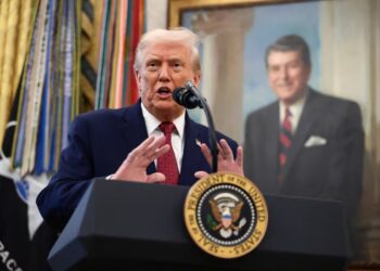 ترامب يعلن تراجع النظام الإيراني ويحدد توقيت ضرب طهران 4 ترامب يعلن تراجع النظام الإيراني ويحدد توقيت ضرب طهران 2026