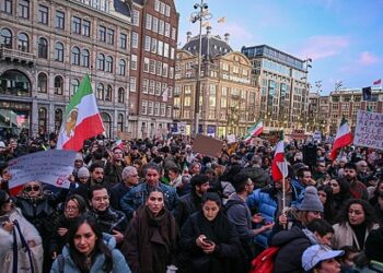 إيران تعيد فتح مجالها الجوي وسط احتجاجات وتهديدات دولية ومجلس الأمن يعقد جلسة طارئة 2026