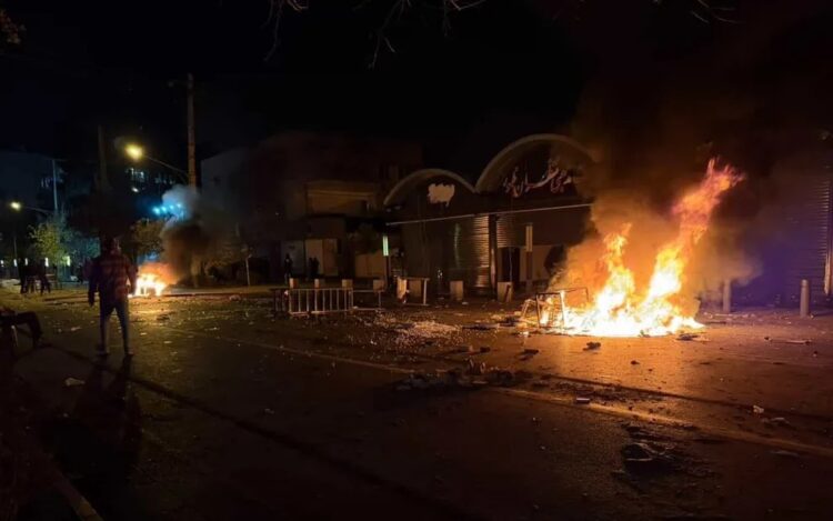 واشنطن تضرب "مهندسي القمع" في إيران.. عقوبات تطال علي لاريجاني وشبكات غسيل أموال بمليارات الدولارات 2026