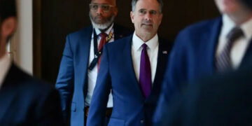 بأمر من ترامب.. مدير الـ CIA يكرس حكومة رودريغيز كخيار "الاستقرار العملي" بعد رحيل مادورو 2026