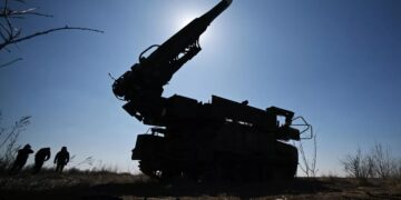 روسيا تعلن قصفاً واسعاً لمنشآت الطاقة والنقل في أوكرانيا وانفجارات تهز كييف 2026