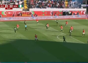 صافرات على السلام الوطني: كيف أشعلت جماهير المغرب غضب المصريين في ليلة نيجيريا؟ 2026