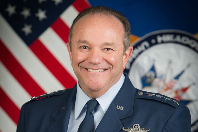 قائد الناتو السابق يحذر طهران: ترامب قد ينتقل للعمل العسكري إذا استمرت قمع المتظاهرين 2026