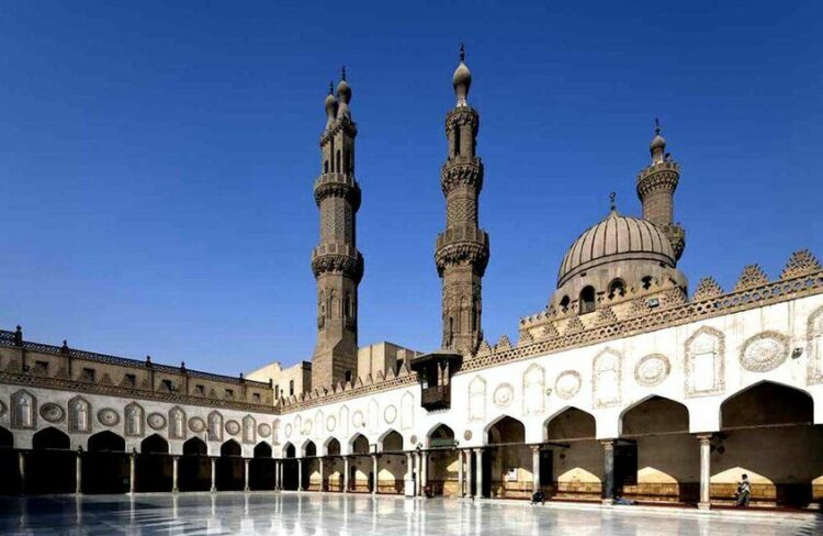 الأزهر يحسم الجدل: لا صحة لشائعات تشيع علماء المؤسسة ويؤكد وحدة الصف بين المذاهب 2026