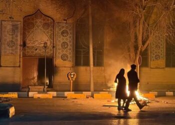 إيران : فرض الأحكام العرفية و«تفتيش المنازل» في مدن إيرانية مع اتساع رقعة الاحتجاجات 2026