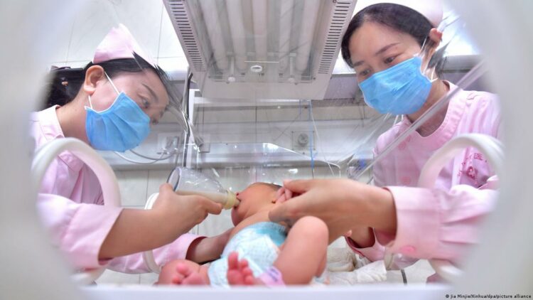 زلزال ديموغرافي في الصين: معدل المواليد ينحدر إلى 5.63.. الأسوأ منذ عام 1949 2026