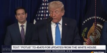 ترامب يُعلن الوصاية الأمريكية على فنزويلا وينشر الصورة الأولى لـ "مادورو" مكبلاً على متن سفينة حربية 2026