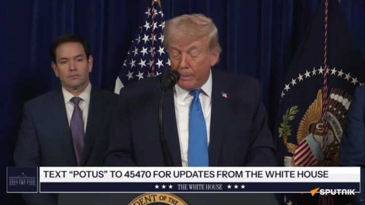 ترامب يُعلن الوصاية الأمريكية على فنزويلا وينشر الصورة الأولى لـ "مادورو" مكبلاً على متن سفينة حربية 2026