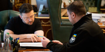 أوكرانيا: تغييرات كبرى في فريق زيلينسكي بعد فضيحة فساد أطاحت برئيس مكتبه 2026