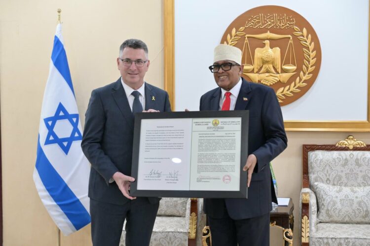 ساعر من هرجيسا: "إسرائيل وحدها تقرر من تعترف به".. ورئيس أرض الصومال يقبل دعوة نتنياهو لزيارة تل أبيب 2026