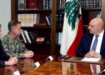 In this photo, released by the Lebanese Presidency press office, Lebanese president Joseph Aoun, right, meets with Adm. Brad Cooper, the top U.S. military commander in the Middle East, centre, at the presidential place in Baabda, east of Beirut, Lebanon, Monday, June 29, 2026. (Lebanese Presidency press office via AP)