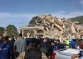 ATTIVAZIONE DEI SOCCORSI DOPO IL TERREMOTO IN VENEZUELA BOMBEROS VIGILI DEL FUOCO SOCCORSO TERREMOTI DISASTRO NATURALE CROLLO CROLLI EDIFICI CROLLATI